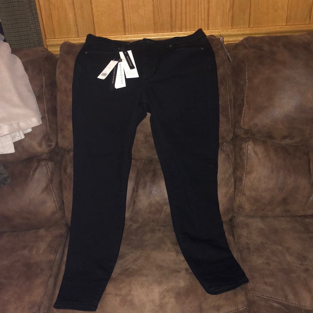 NWT Banana Republic BLACK mid rise Skinny Jean